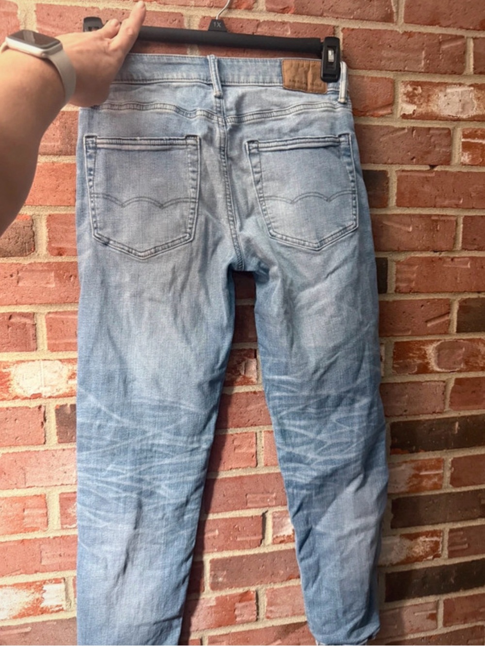 American Eagle Outfitters Light Blue Distressed Men’s Jeans - size 28x30 - Picture 2 of 3